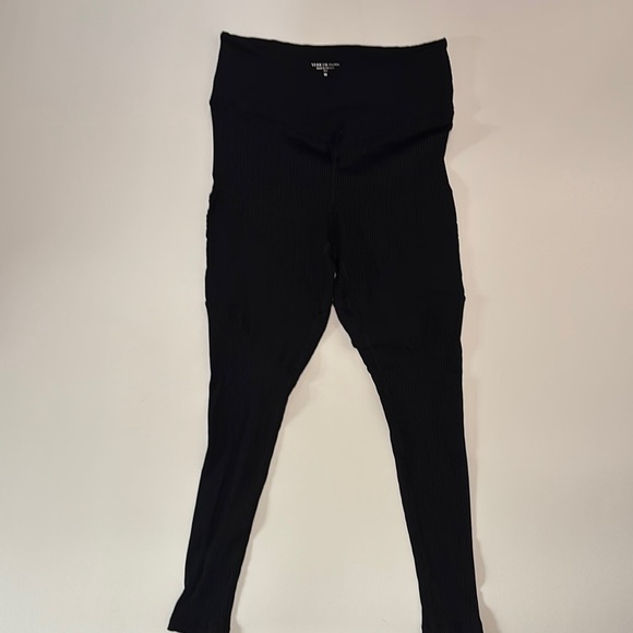 Year of Ours Black Ribbed Active Leggings Women’s Sz Medium Athletic Yoga - Picture 2 of 7